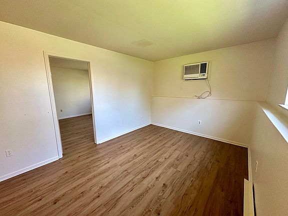 4th image of 346 S Saint George St #3