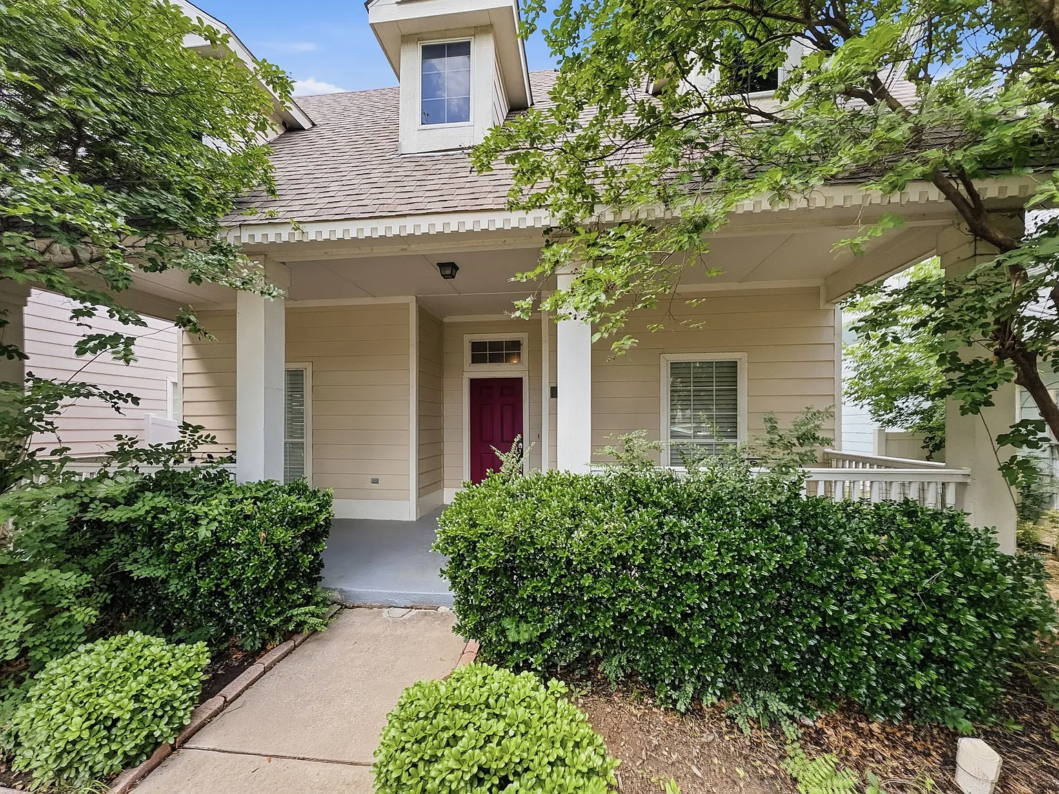 4 bed, 1759 sqft, $2,100 — Photo 2