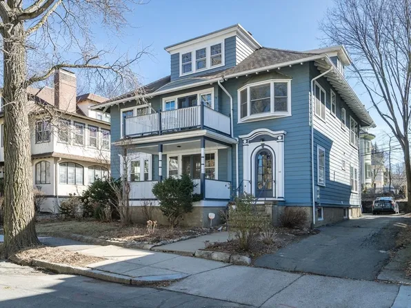 42 Russell St, Brookline, MA 02446