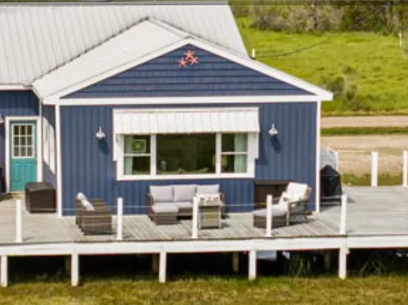 37 Mobjack St, North, VA 23128