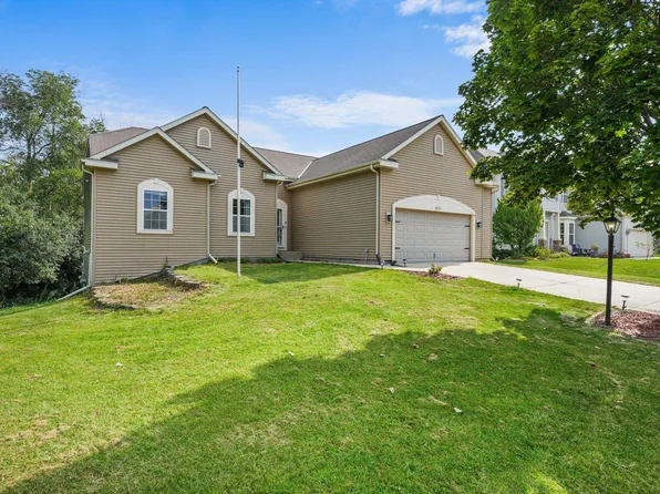 405 Hunters Glen Ln, Johnson Creek, WI 53038