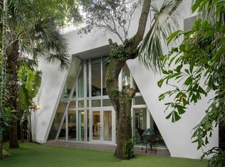 Pomona, Miami, FL 33133