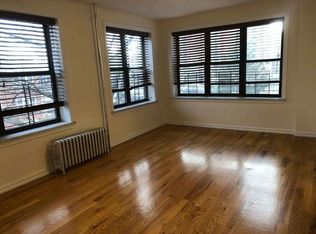 24-60 28th St #3A, Astoria, NY 11102