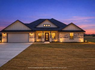 537 Chuckwagon Trl, Angleton, TX 77515