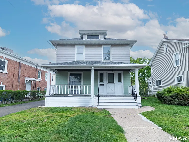 271 Brown St — Photo 1