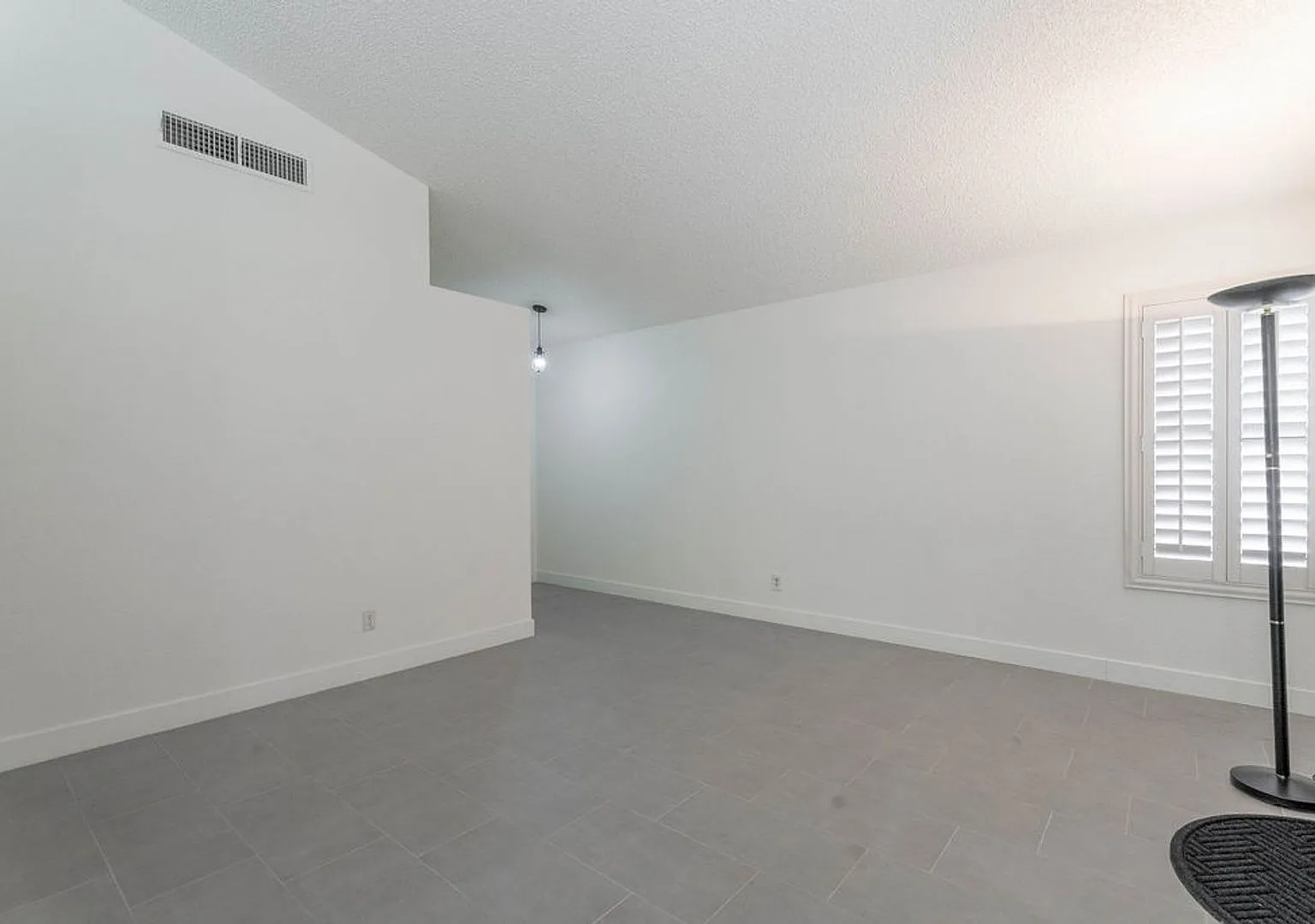 7045 Sawtooth Drive, Las Vegas, NV 89119 — Photo 3