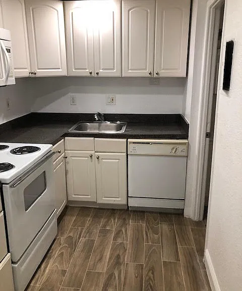 4061 E Michigan St — Photo 12
