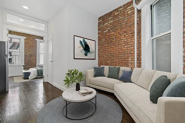 Rented by REAL New York | media 9