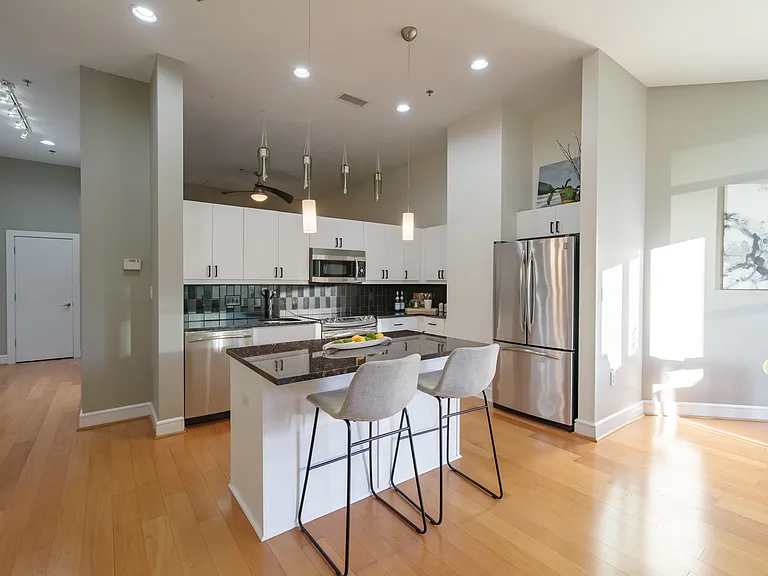 333 W Trade St #708 — Photo 3