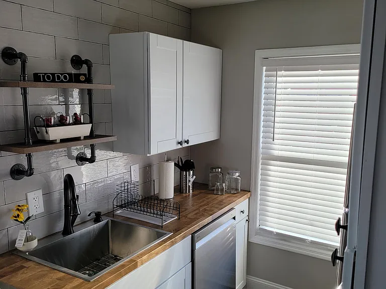 625 Morgan St #4 — Photo 4