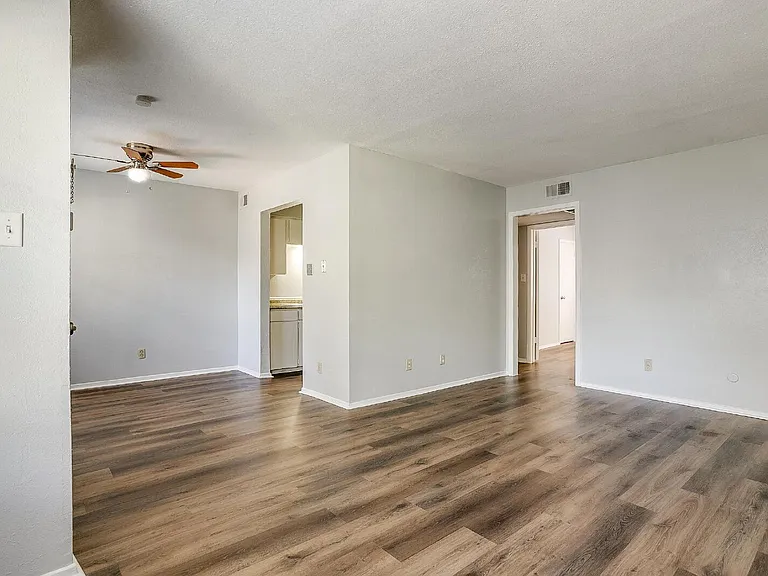 5201 Curzon Ave #5 — Photo 6