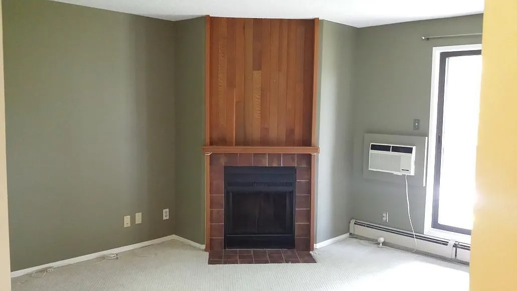 275 Kingsmere Blvd — Photo 2