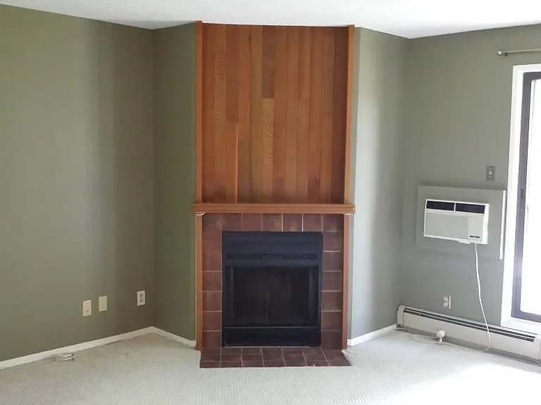 275 Kingsmere Blvd — Photo 2