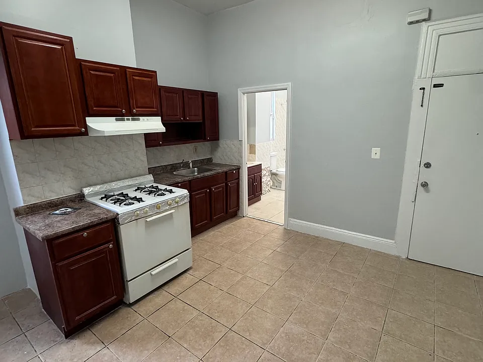 447 Avenue C #3R