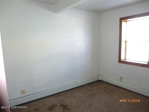 5th image of 1471 Noble St