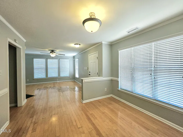 9716 Layla Ave — Photo 4