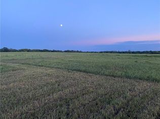 6-0 Mitchell Rd, Tonganoxie, KS 66086