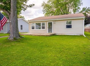 718 Imperial Rd, Valparaiso, IN 46385