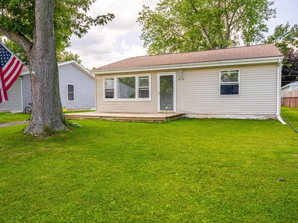 718 Imperial Rd, Valparaiso, IN 46385