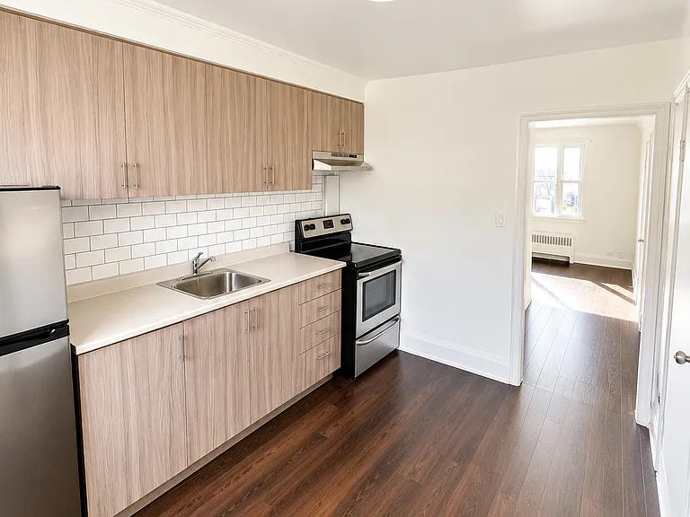 310 Speedvale Ave E — Photo 8
