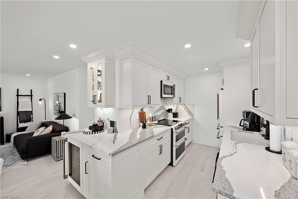 2 bed, 2.0 bath, 1200 sqft, $8,000 — Photo 1
