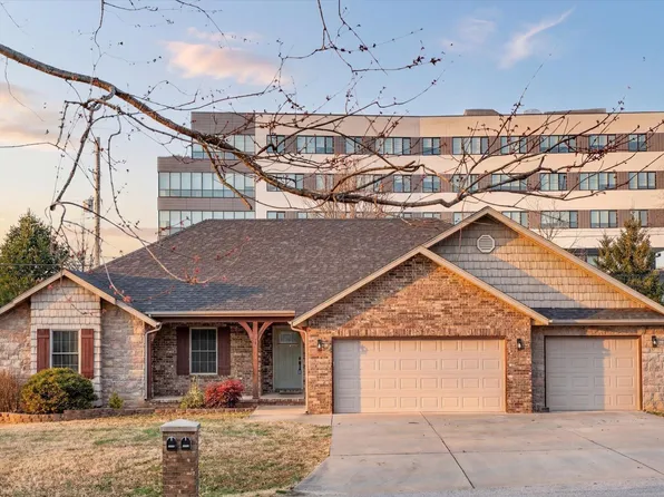 2207 E Lark Street, Springfield, MO 65804