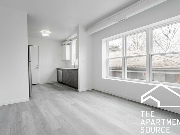 4th image of 6104 N Paulina St