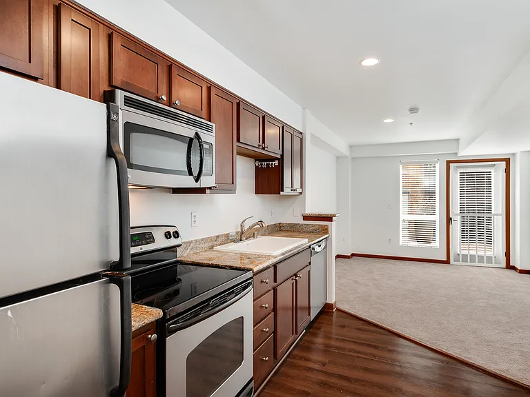 Aventine Apartments — Photo 13