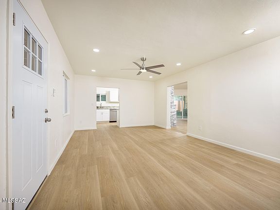 3rd image of 3926 E Louis Ln
