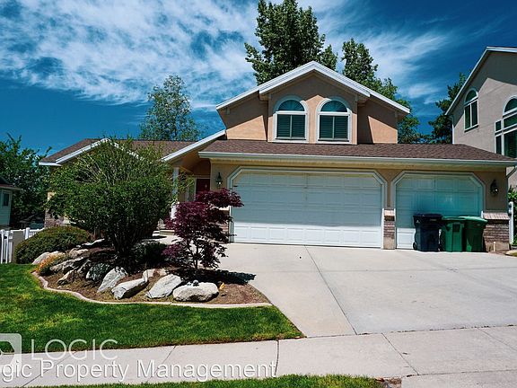 3rd image of 1169 E Big Pine Dr