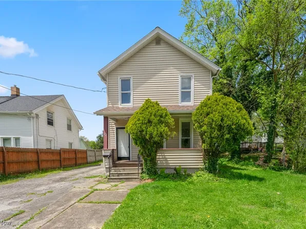 22 N Clover Ave, Niles, OH 44446