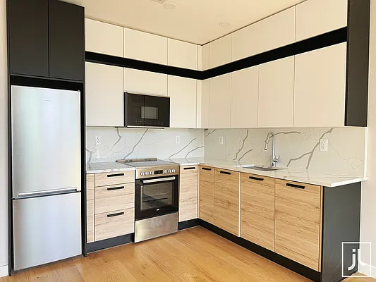 Rented by E Realty International Corp | media 9