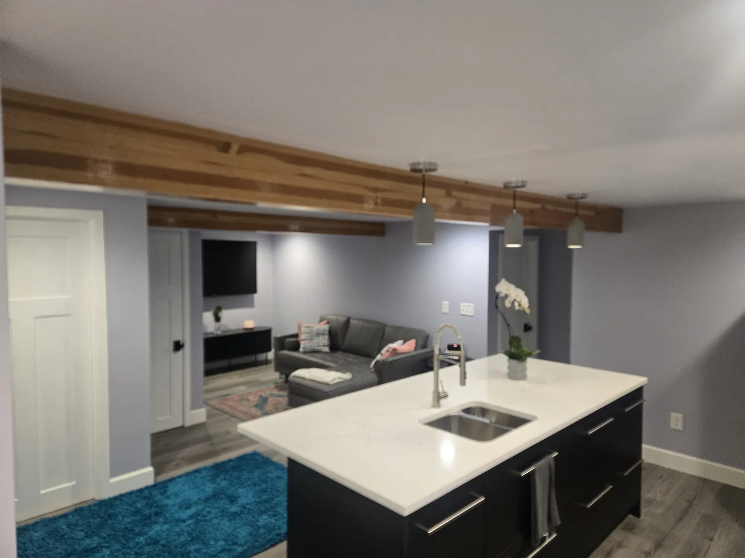 2 bed, 900 sqft, $2,350 — Photo 1
