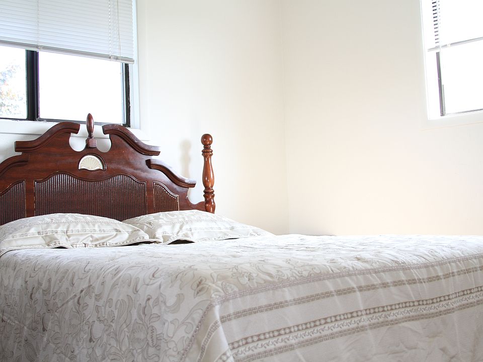 2nd image of 1785 Golfview Dr APT 11