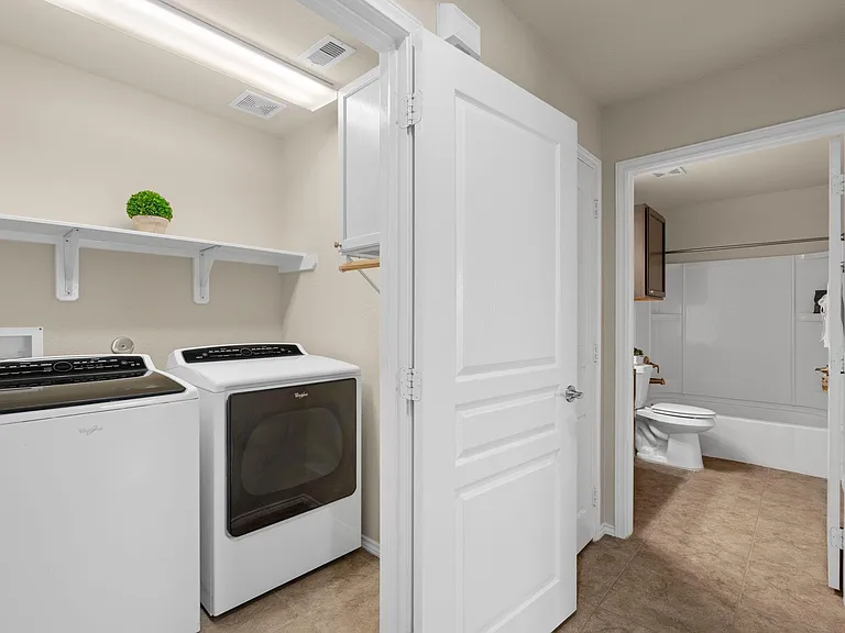 2811 Cone Flower Dr — Photo 32