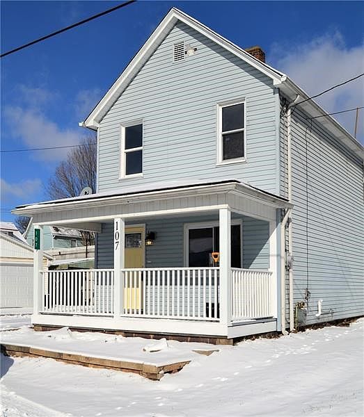 3 bedroom - 1 1/2 bath fully renovated home
