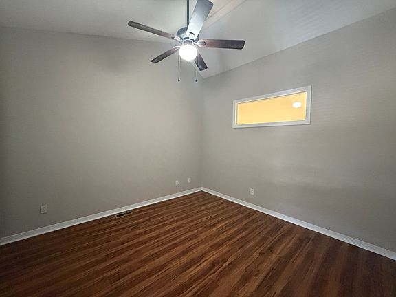 2nd image of 917 Brookside Pl #917