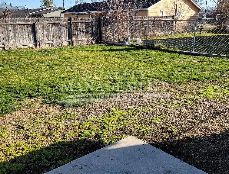 624 W Dewey Ave — Photo 20