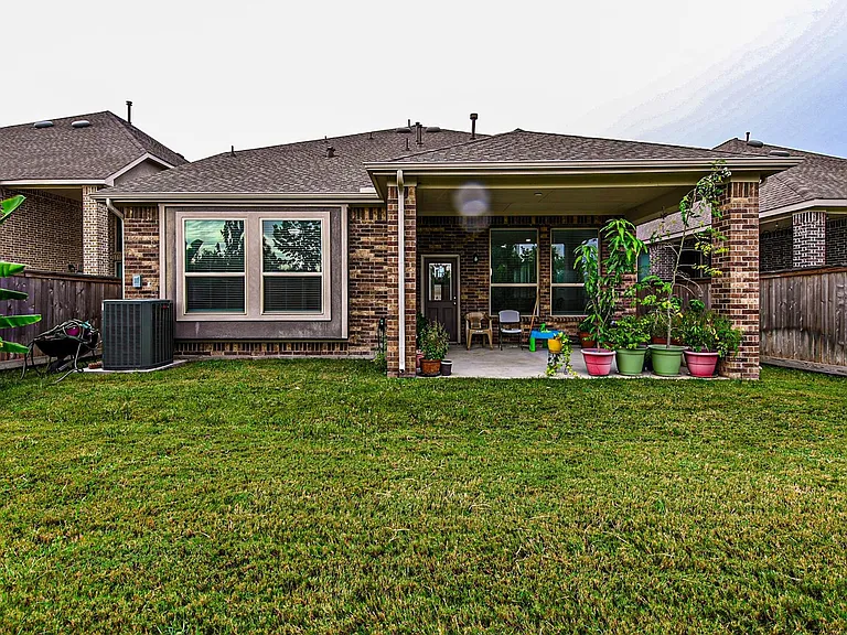 19619 Lake Bosque Dr — Photo 45