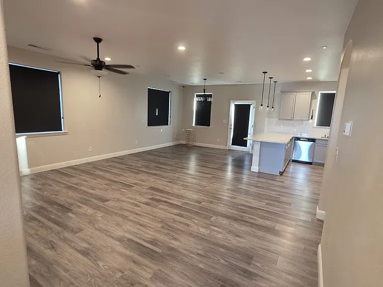 153 N Koleen Ave — Photo 13