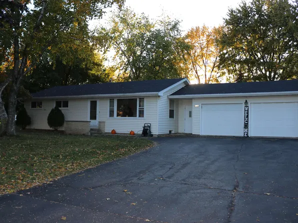 1931 N McCarthy Rd, Appleton, WI 54913