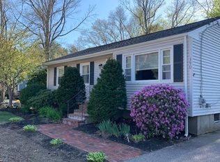 390 Pond St, Franklin, MA 02038