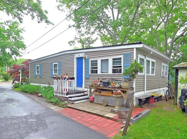 3132 Cranberry Hwy #24, Buzzards Bay, MA 02532