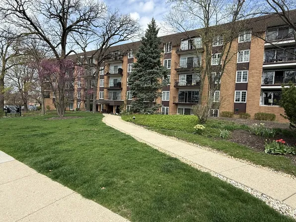 441 N Park Blvd APT 5F, Glen Ellyn, IL 60137