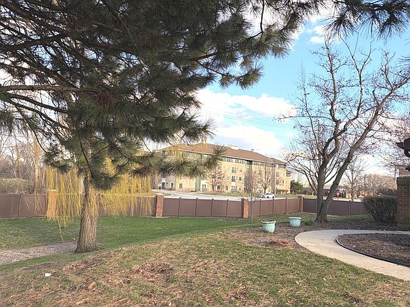 3rd image of 15 Indian Trail Dr #15