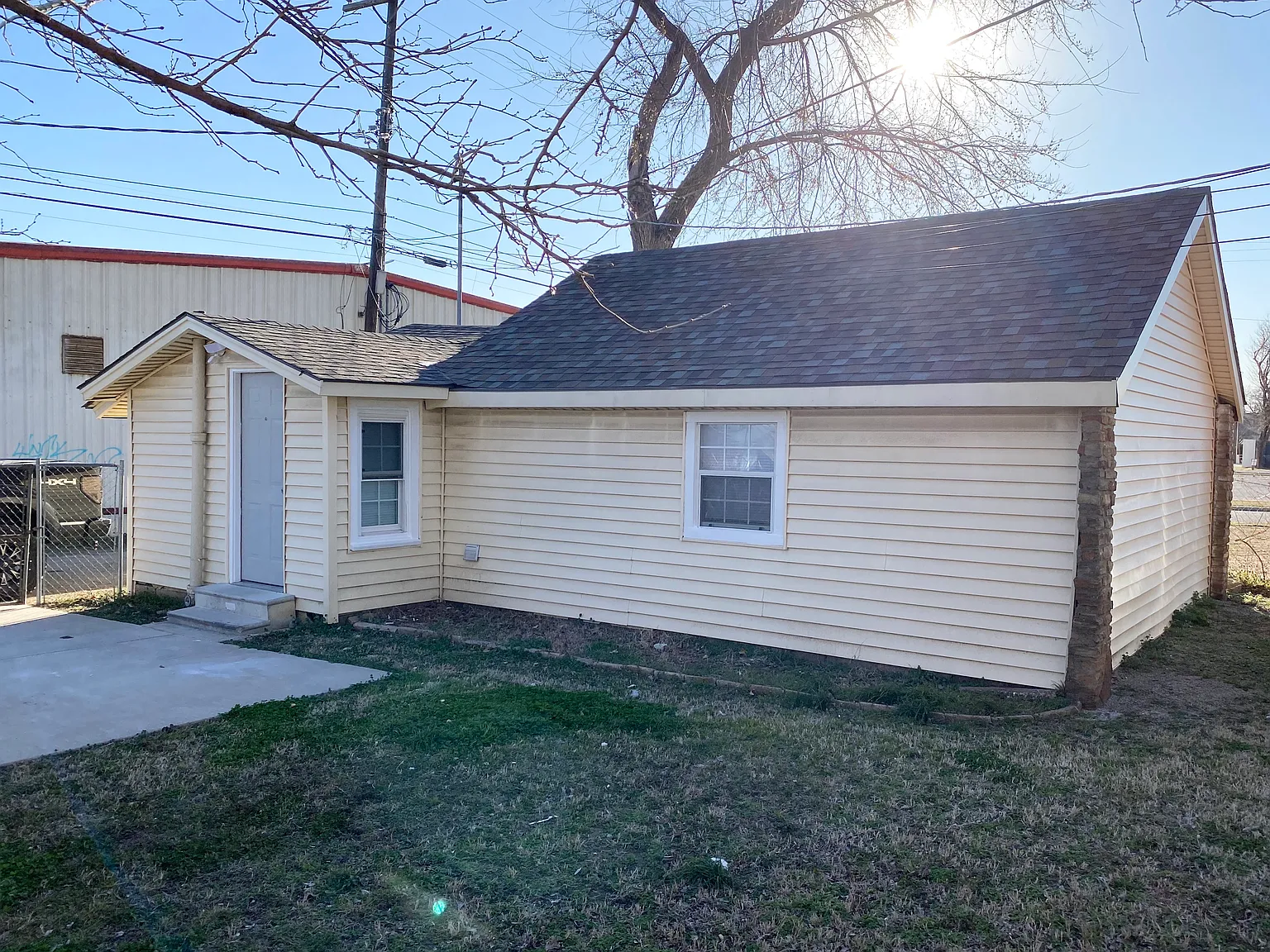 2 bed, 600 sqft, $850 — Photo 1