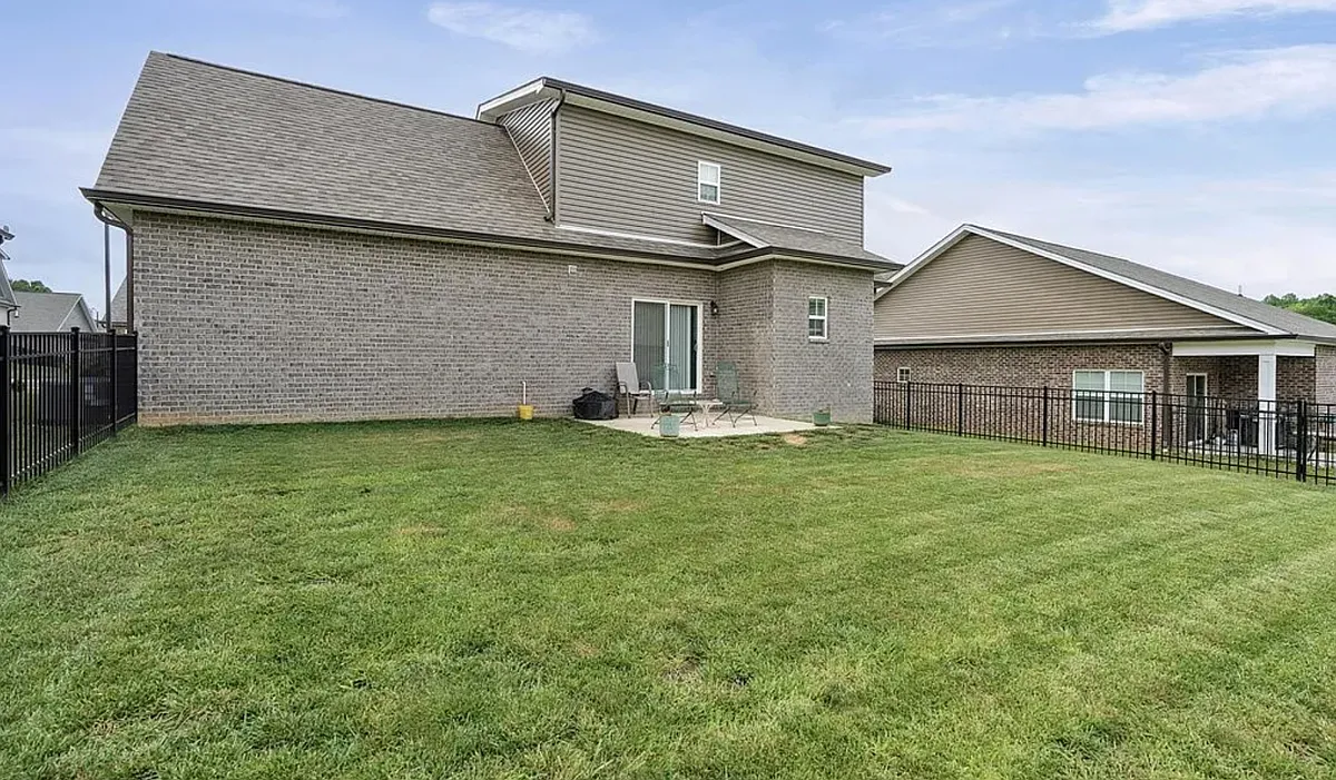 Building Photo - 1405 Brook Hill Dr