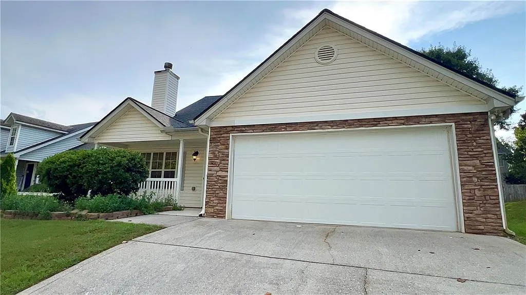 4 bed, 2.0 bath, 1722 sqft, $2,200 — Photo 3