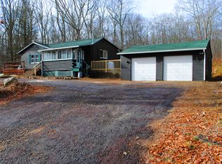 29 1/2 Mount Hygeia Rd, Foster, RI 02825