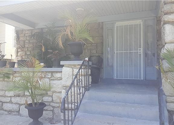 2nd image of 308 S Lawn Ave
